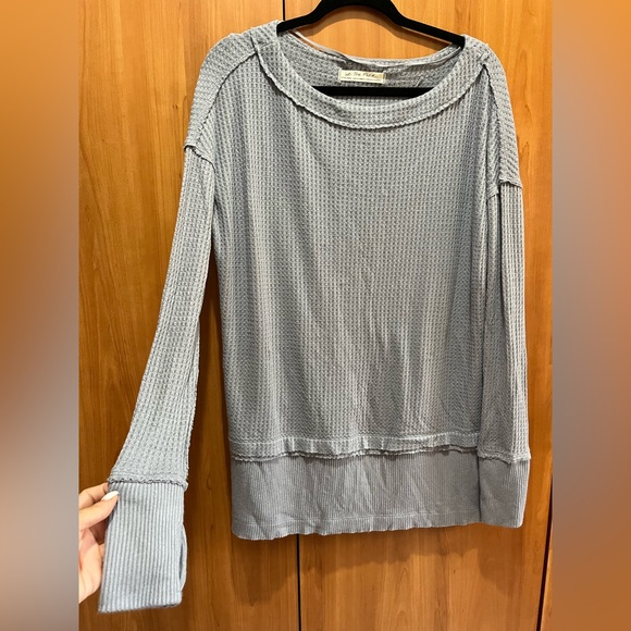 Women’s Free People gray/ light blue wide neck loose tunic top size extra small! - Picture 7 of 7